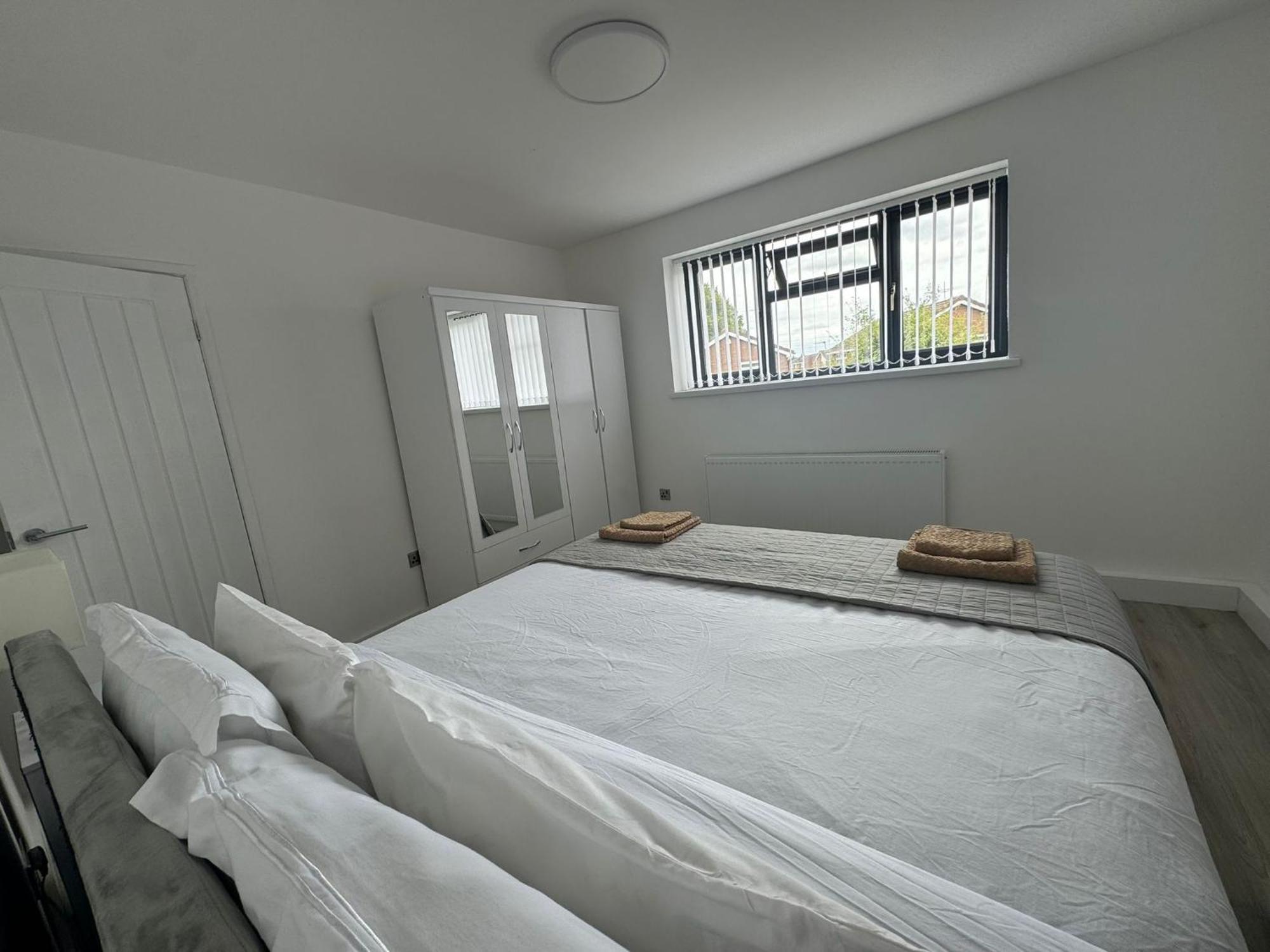 Superb Cozy House In Warrington Villa Eksteriør billede